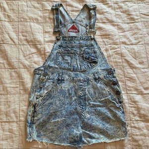 UO denim overall short jumper